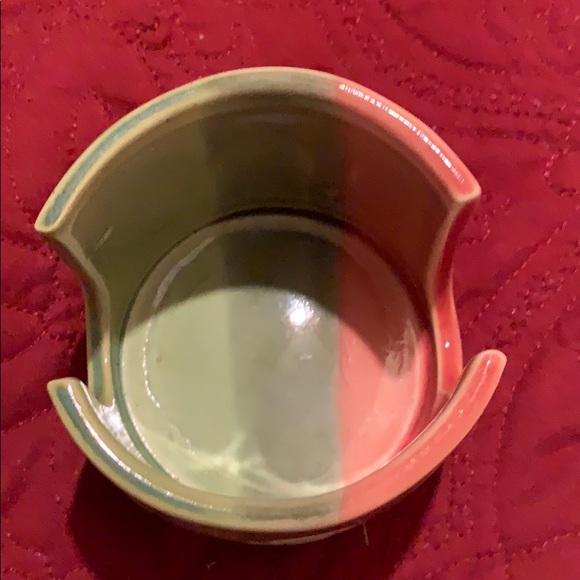 Hawksbill Pottery Sponge/mail or cell phone holder - Picture 2 of 3